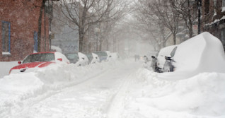 Tempête majeure : 45+ cm de neige et rafales à 80 km/h.