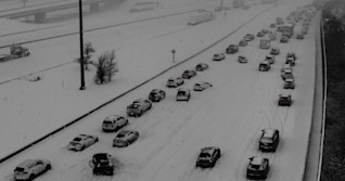 Ontarians told to wait out this dangerous blizzard at home, major highways close