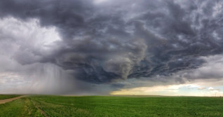 Prairies: Severe weather tracks east, slight tornado risk persists