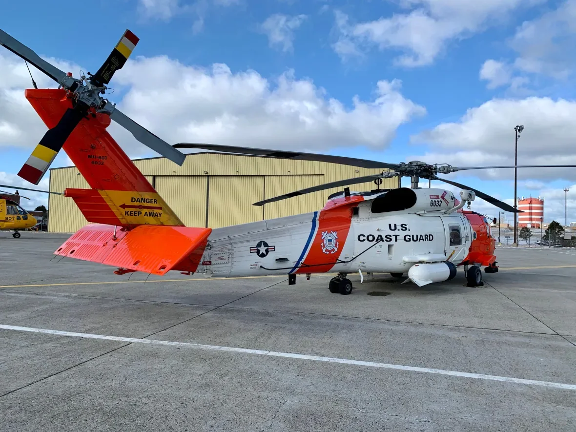 united-states-coast-guard-helicopter (1)