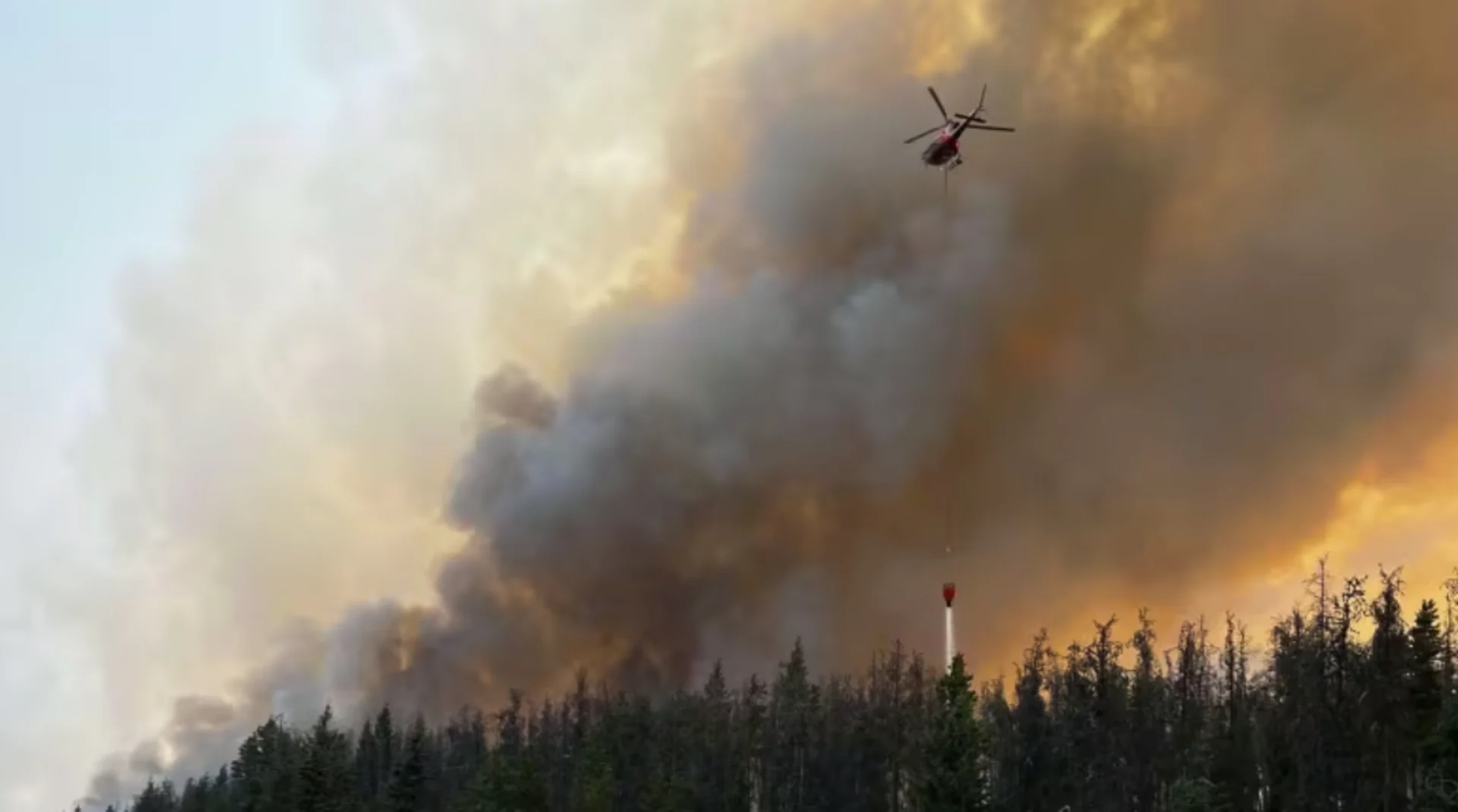 CBC: A wildfire south of Jasper's townsite prompted an evacuation order Monday night. (Submitted by Trina Pelland Taylor)