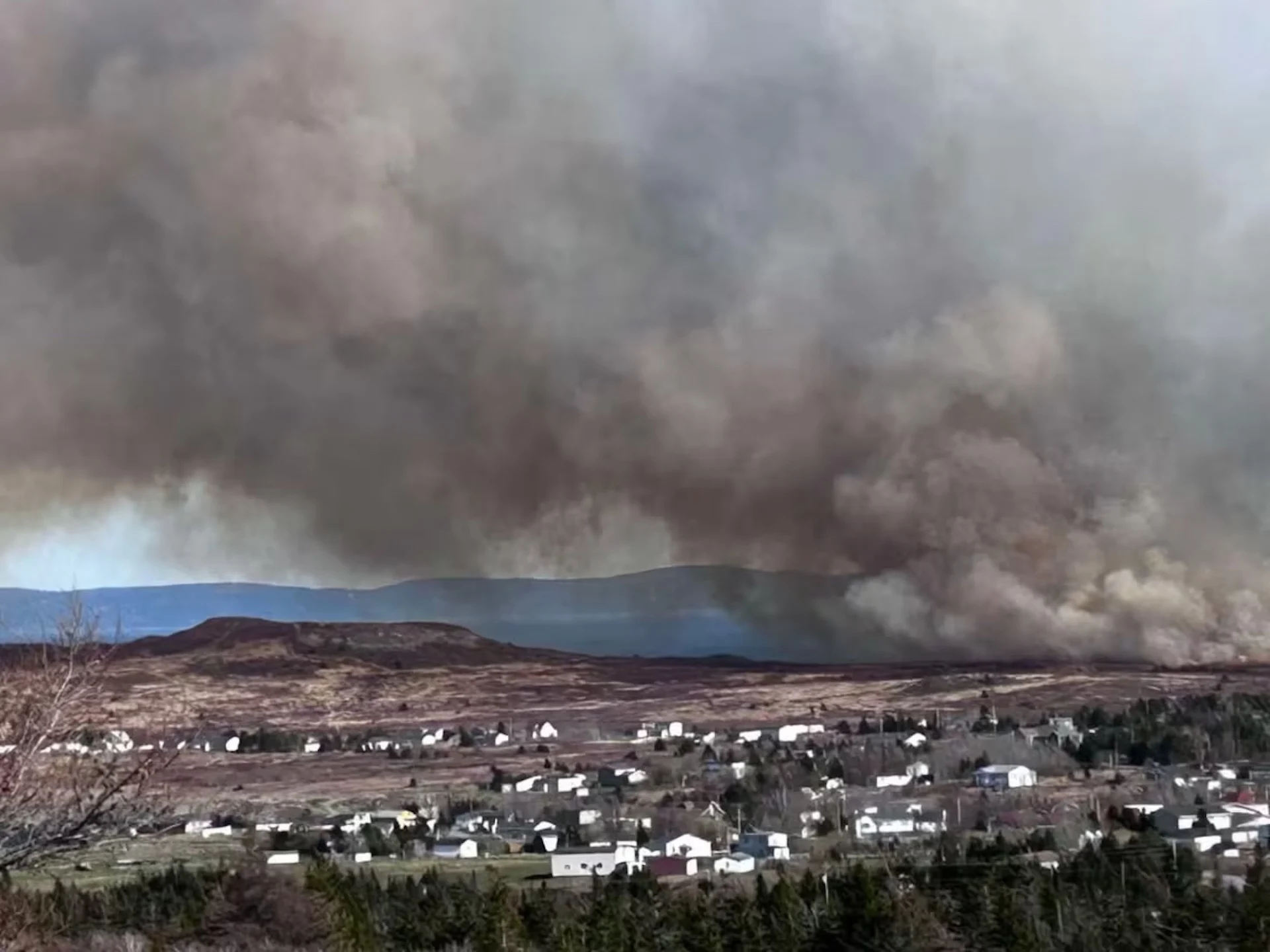 adam-s-cove wildfire in Newfoundland/Submitted by Gerry Rogers via CBC