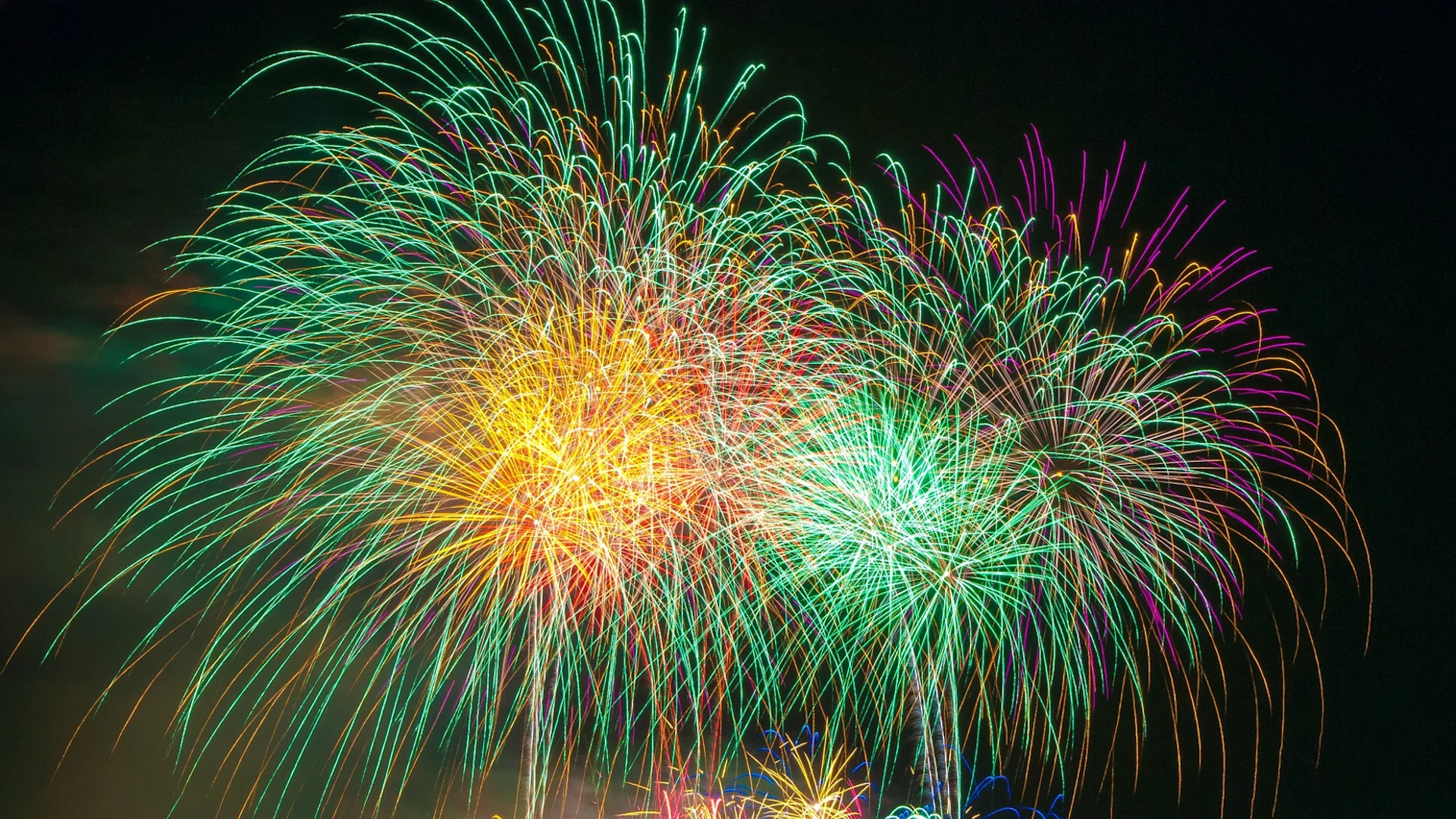 The science behind fireworks: What goes into amazing Victoria Day ...