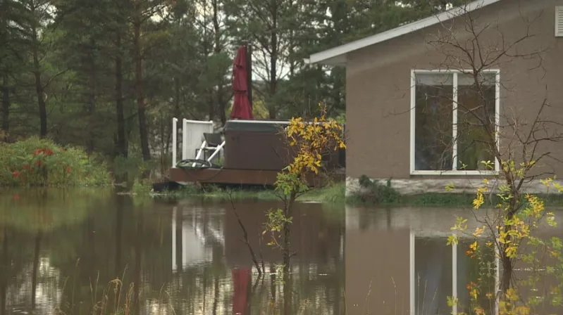 Manitoba flood2 - CBC - Gary Solilak - Sept19