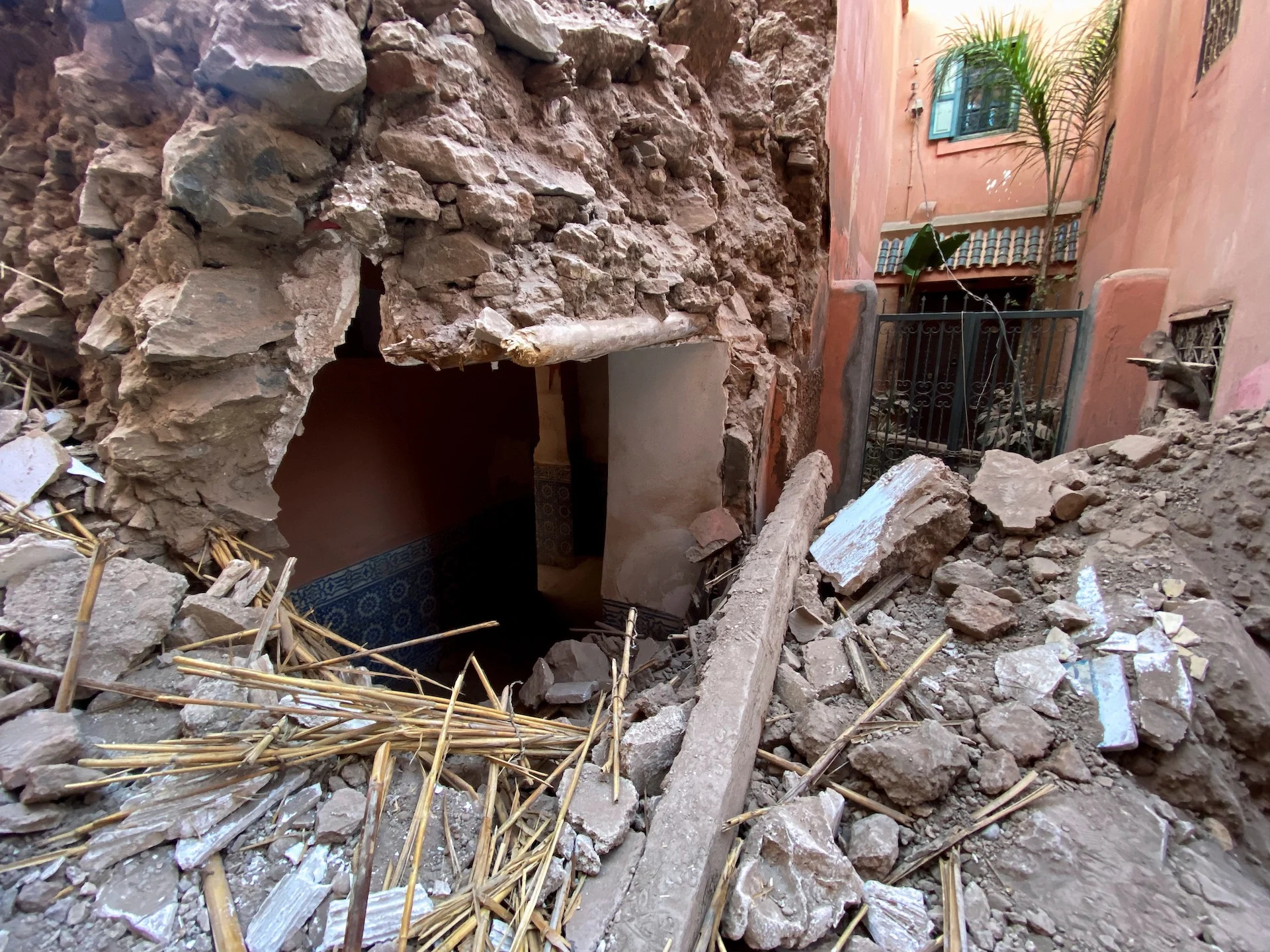 Un puissant tremblement de terre fait plus de 2 000 morts au Maroc
