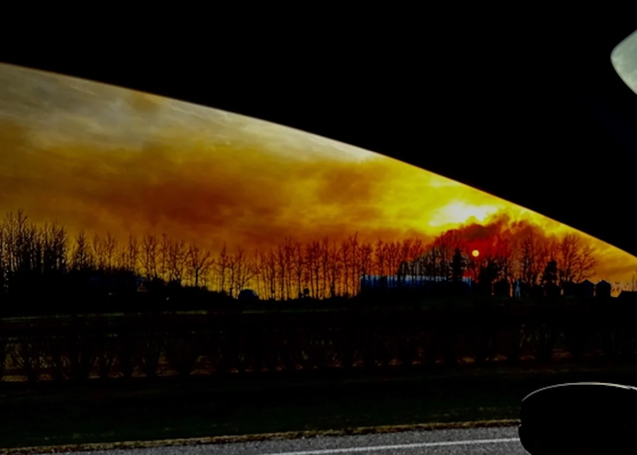 Alberta skies wildfire/Jan/Submitted