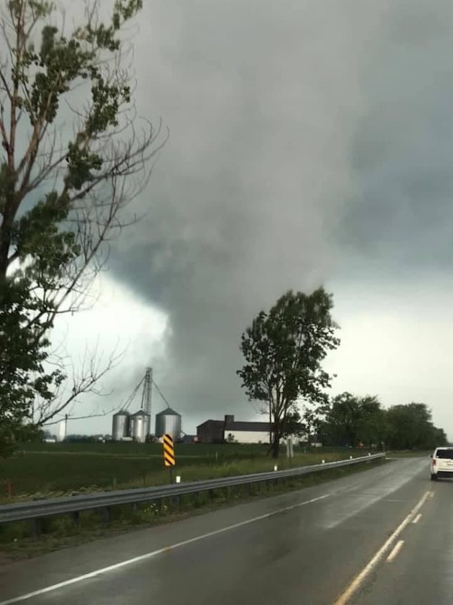 Tornado Warning Ontario / Tornado Leaves Damage in Ontario Canada