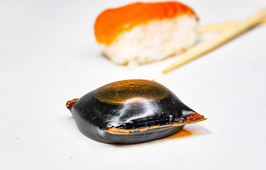 Edible sauce packets made from seaweed could replace need for plastic