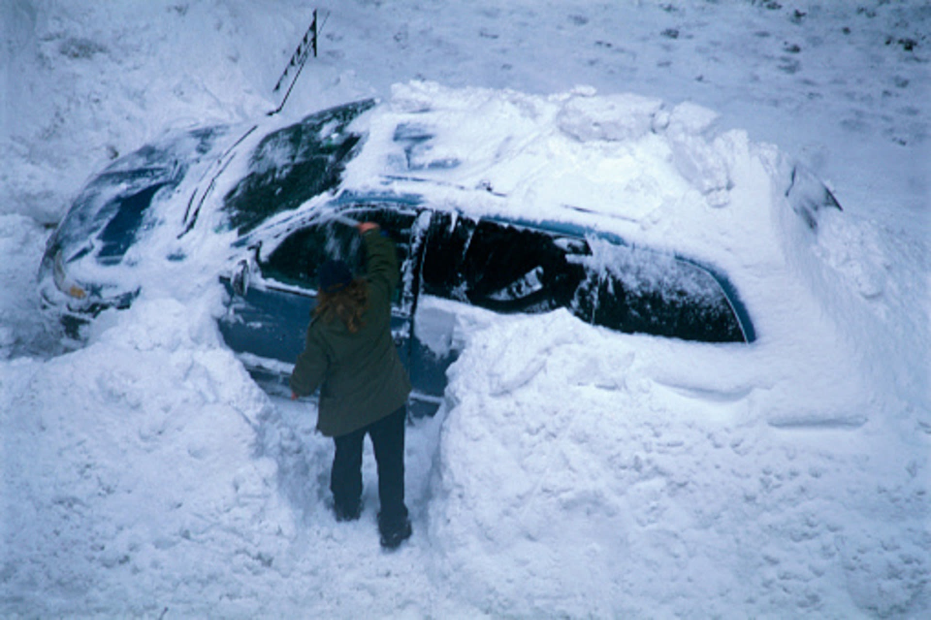 The hidden dangers of snowbanks - The Weather Network