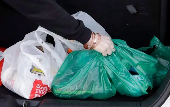 Trudeau announces single-use plastic ban could come by 2021