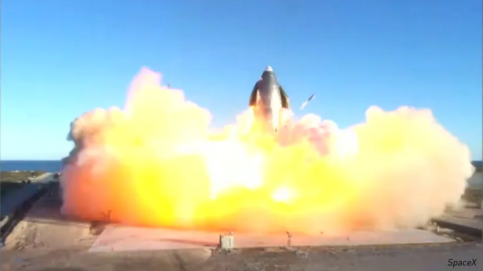 Starship explodes upon landing after spectacular test flight