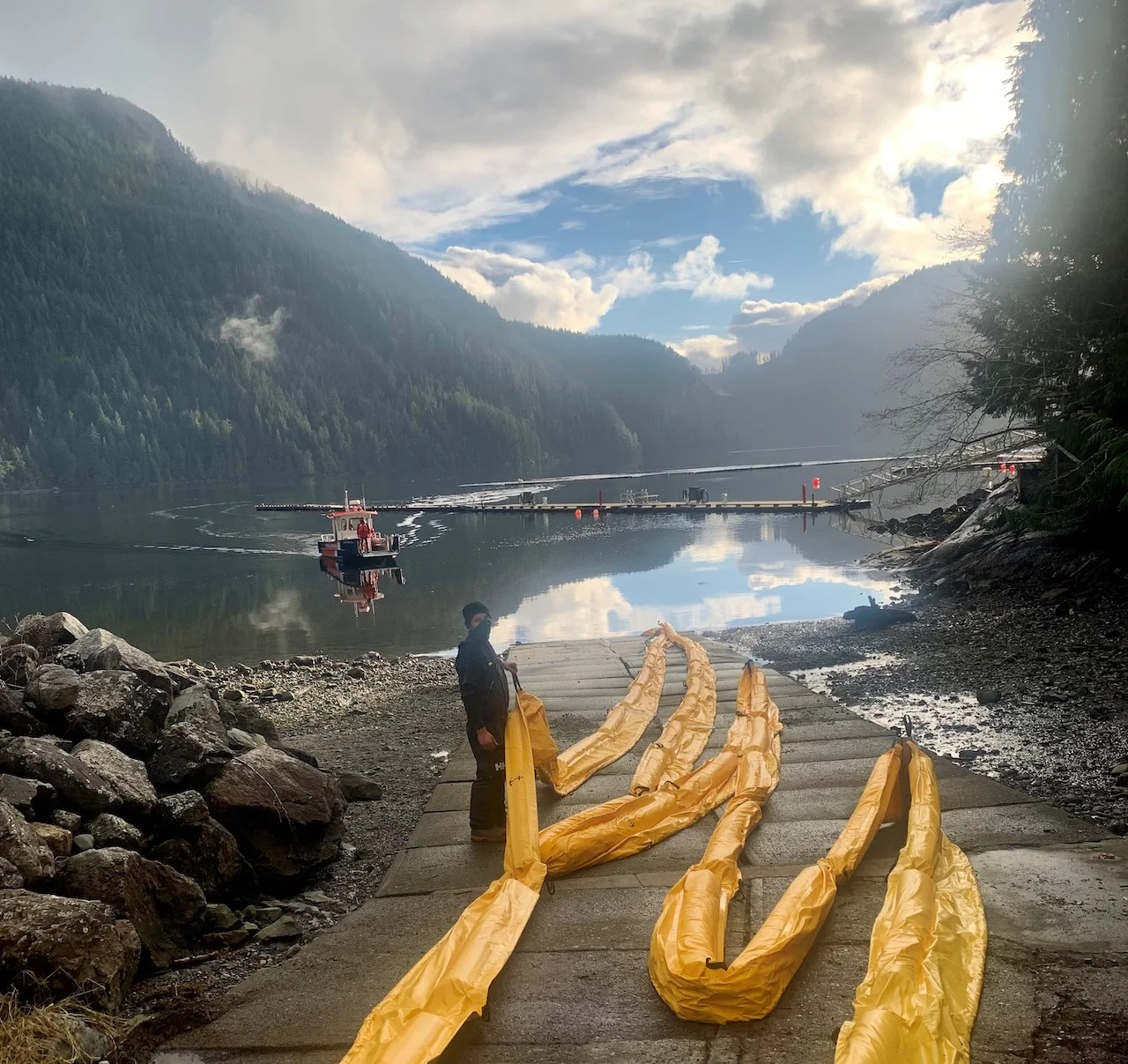 Environmental Response (MV Schiedyk-BlighIslandShipwreck)/Bligh Island Shipwreck Unified Command