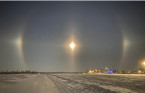 'Incredibly bright' lunar halo photographed in Inuvik, N.W.T.