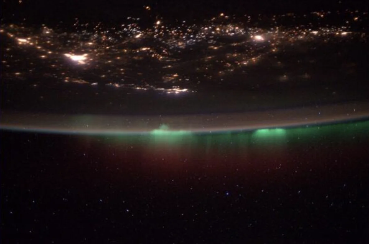 Mike Hopkins @Astro_illini: Colorful night over Canada! Feb 1, 2014