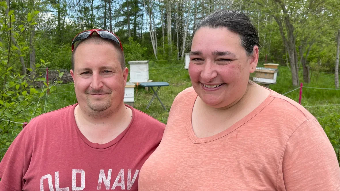 Amanda and Lonnie Dugas/Steve Lawrence/CBC News