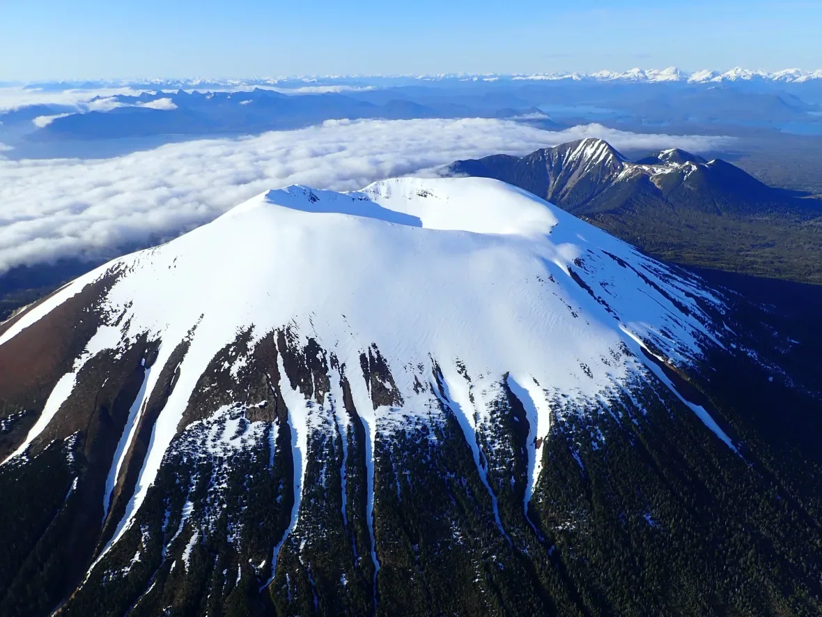 mount-edgecumbe/Max Kaufman/Alaska Volcano Observatory via CBC