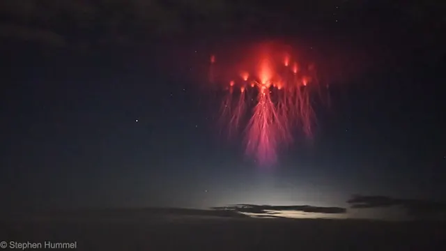 Astronaut captures amazing red sprite phenomenon from space - The ...