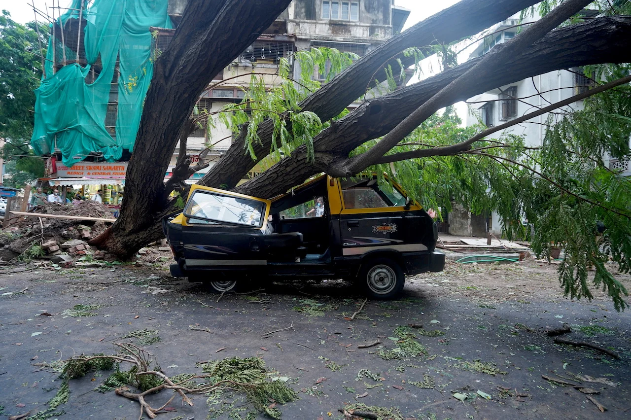 Cyclone Tauktae/REUTERS