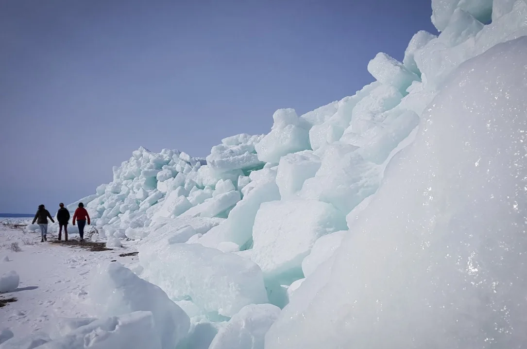 Stunning Cape Breton ice wall attracts photographers