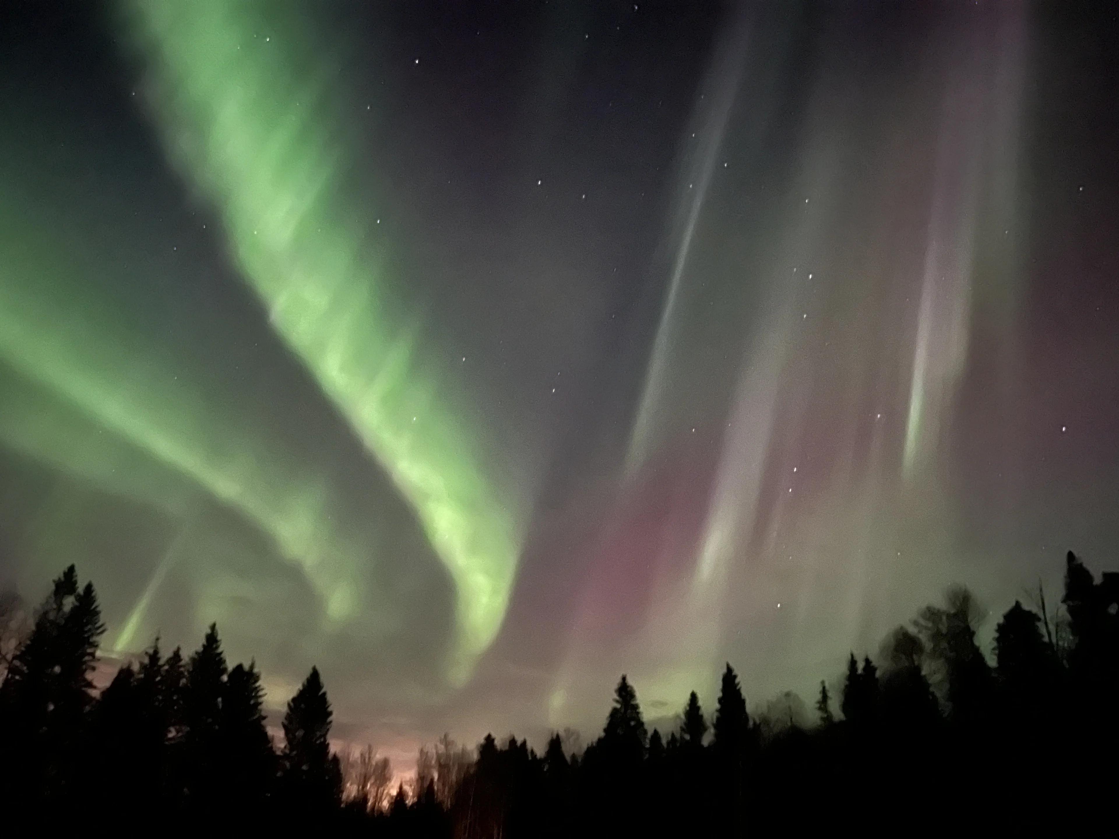 (UGC/Brody W.) Northern Lights in Keephills, AB 
