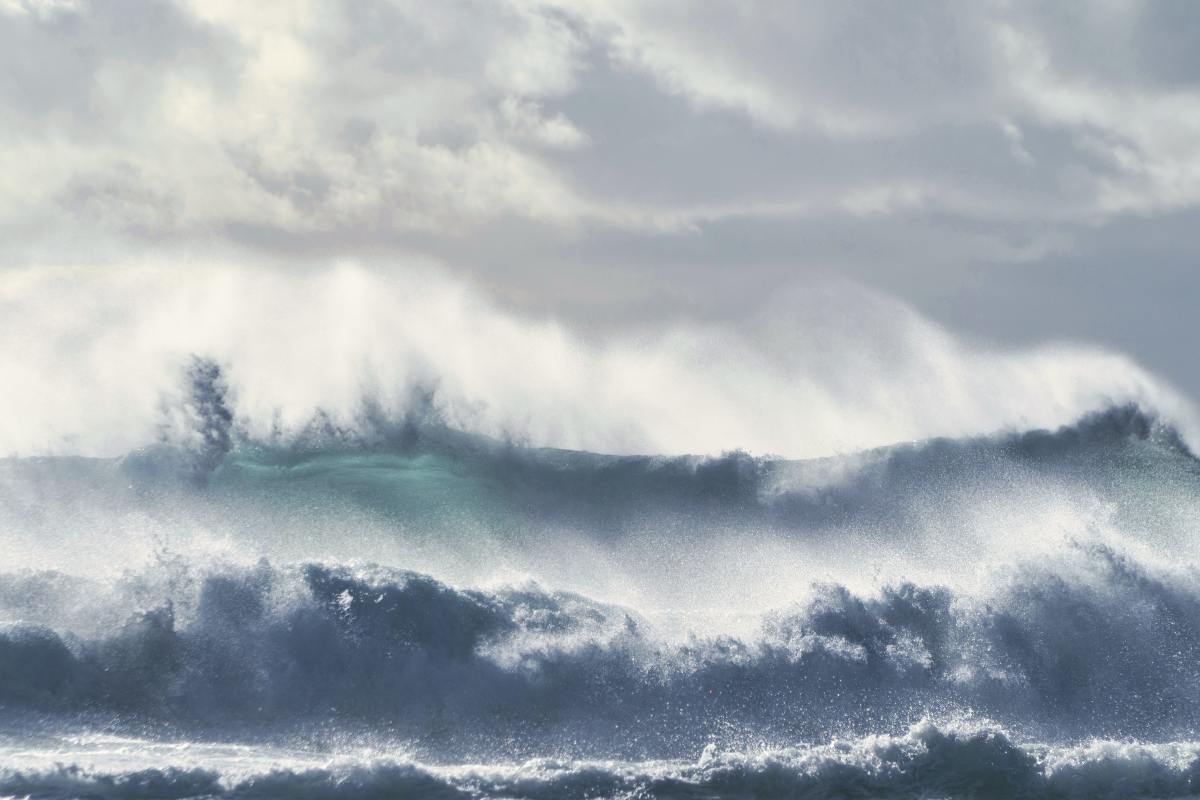 Rogue wave 58 FEET high was recorded off t10506207he coast of Vancouver  Island in November last year - glbnews.com