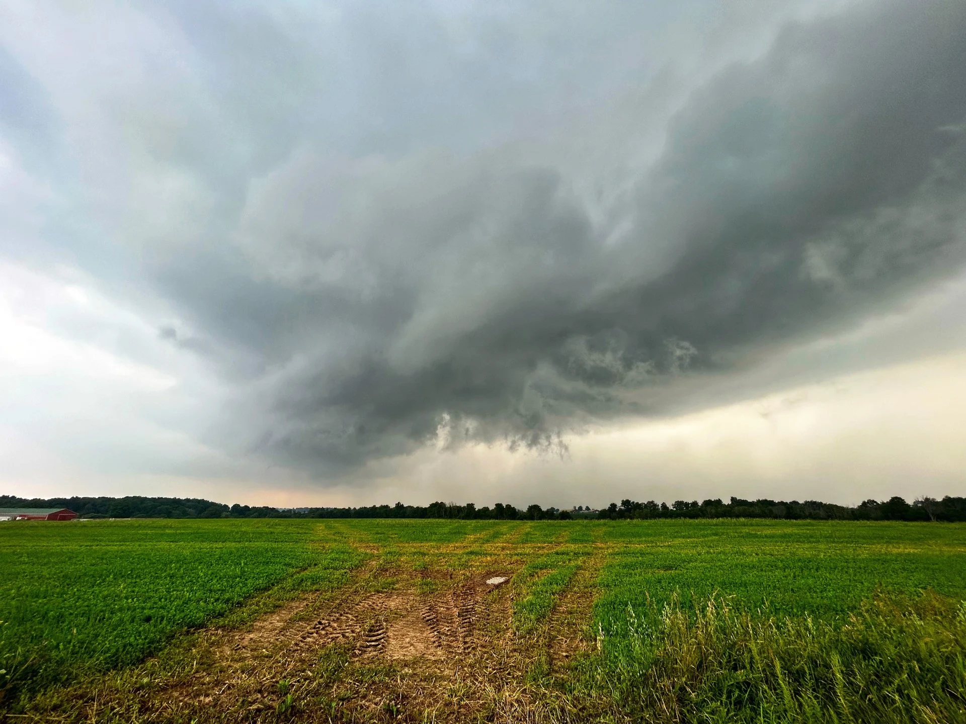 Smoke, stormy potential kicks off work week in southern Ontario