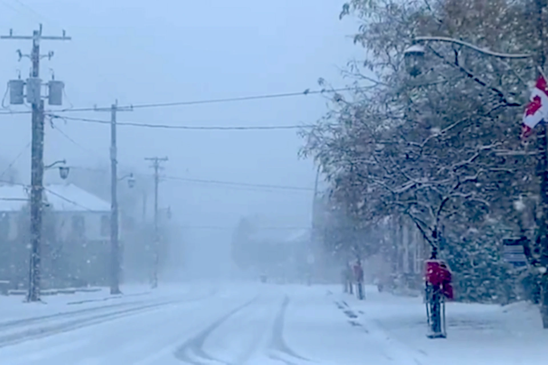 Snow squalls threaten to disrupt travel in parts of southern Ontario