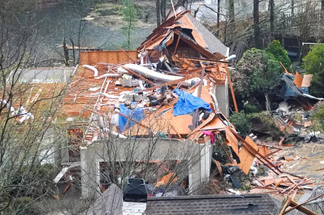 Witnesses recount deadly tornadoes in Alabama: 'It came and it took them'
