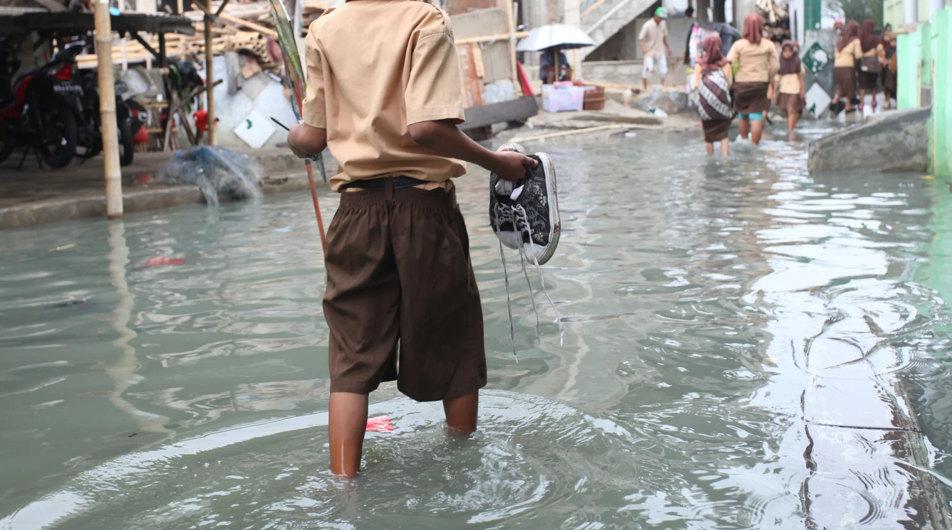 Extreme weather, climate change are the world's most serious risks, report says