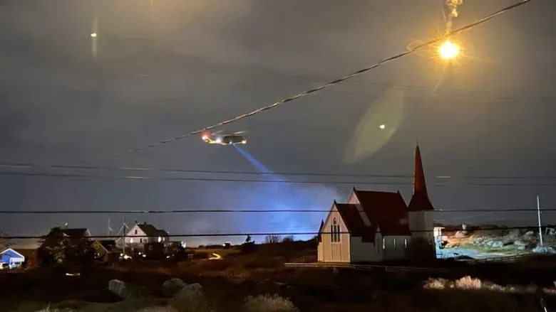 Peggys Cove rescue/Submitted by Deirdre Green via CBC