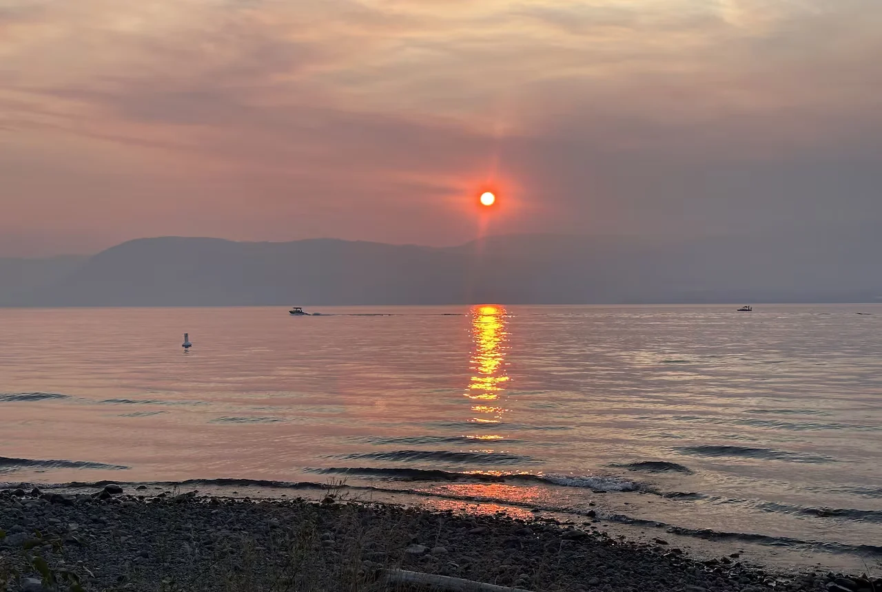 Sunset in Kelowna, B.C., on Tuesday, Aug. 4, as wildfires burn nearby. (Jay Bertagnolli/CBC)