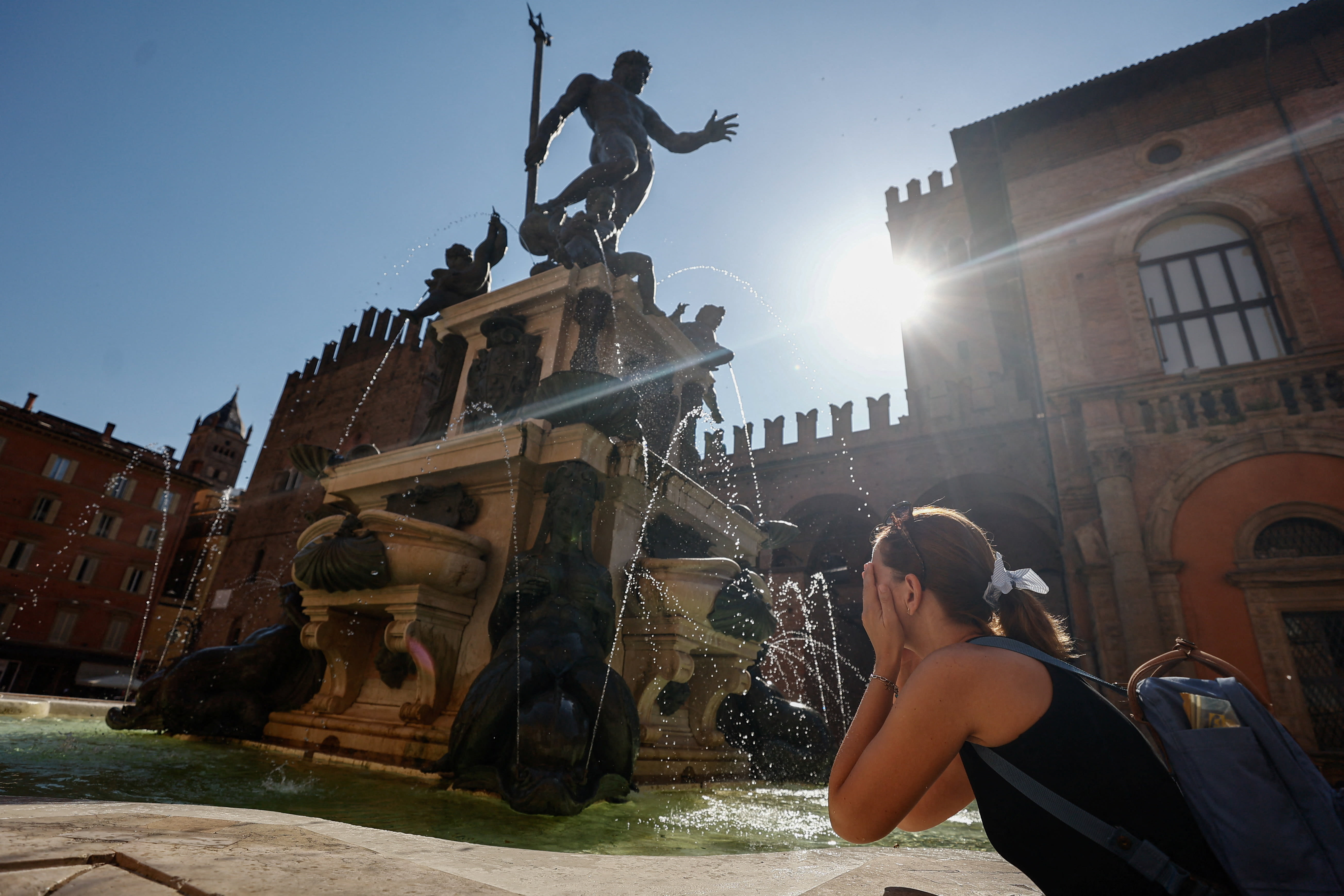 Europe swelters under heat wave, prompting crisis talks in France