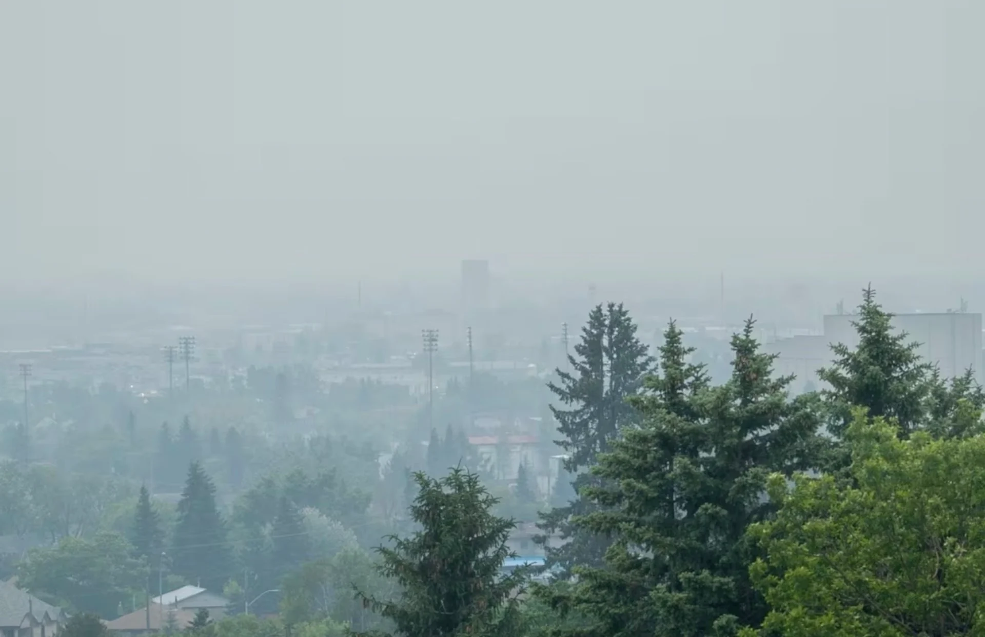 Thunder Bay, Ont. smoke/Marc Doucette/CBC