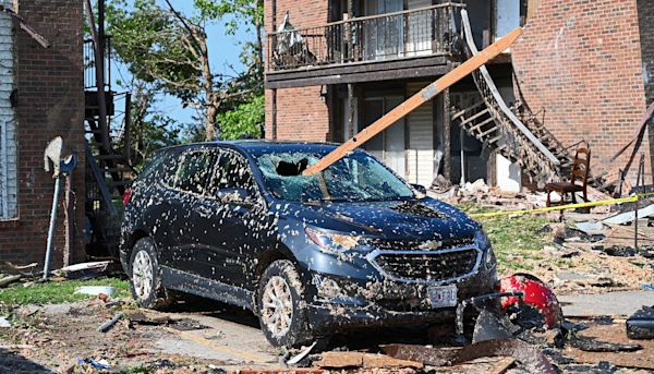 Jefferson, Missouri, tornado damage (Mark Robinson)