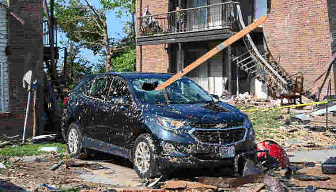 Jefferson, Missouri, tornado damage (Mark Robinson)