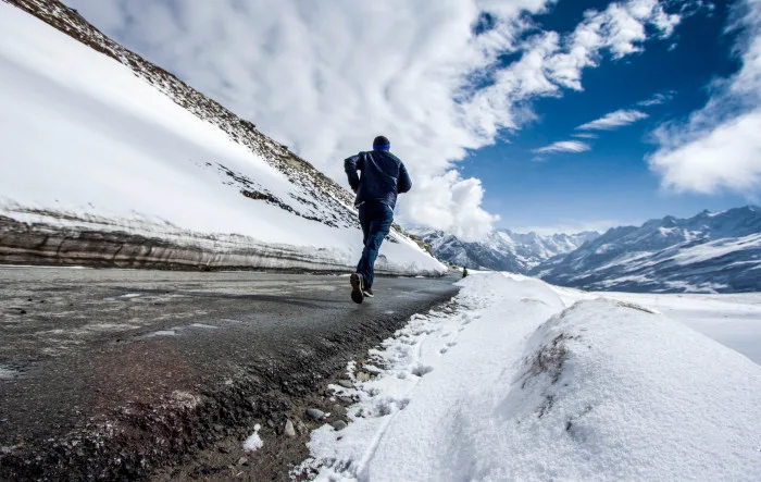 Courir au froid nous brûle les poumons. Vrai ou faux ? 