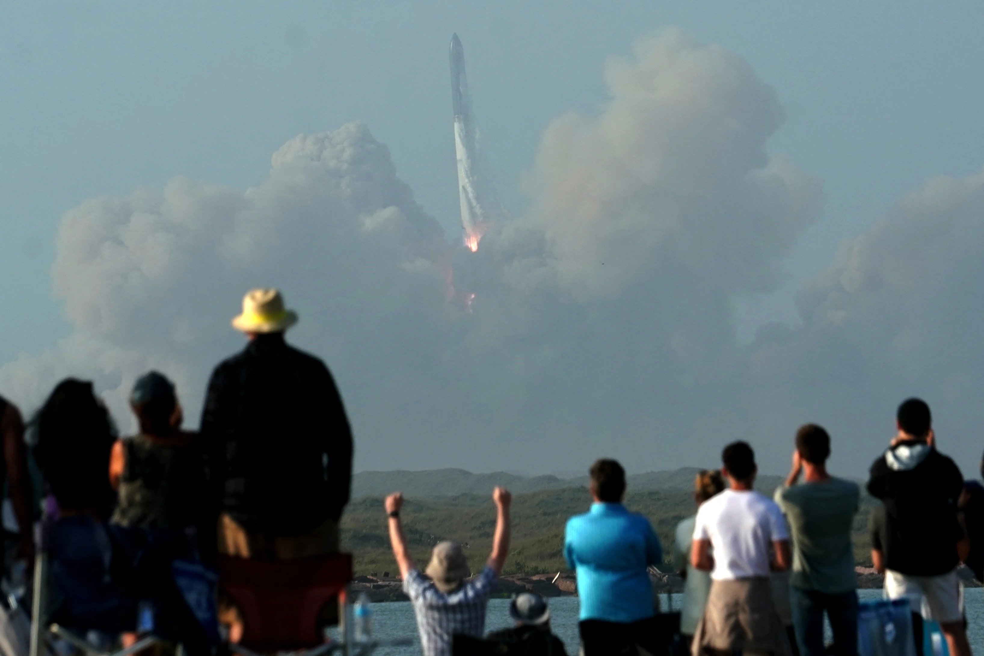 REUTERS: SpaceX's next-generation Starship spacecraft lifts off from the company's Boca Chica launchpad near Brownsville, Texas, U.S., April 20, 2023. REUTERS/Go Nakamura