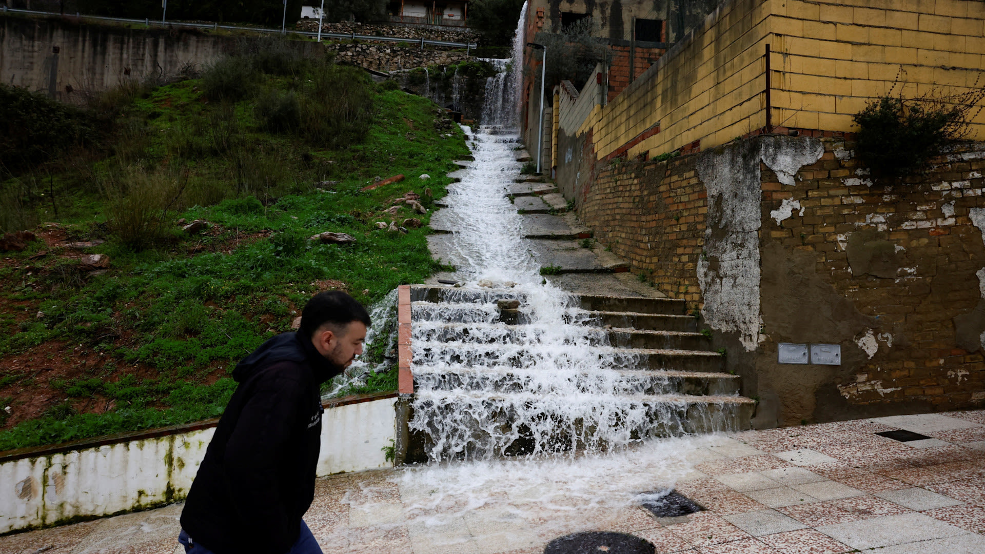 Thousands evacuated as Storm Leonardo batters Spain, Portugal