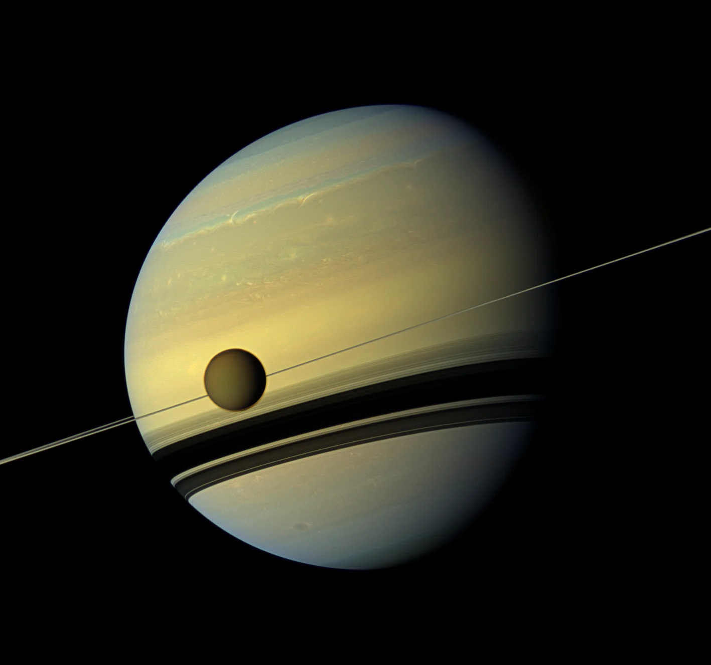 Saturne et sa lune titan