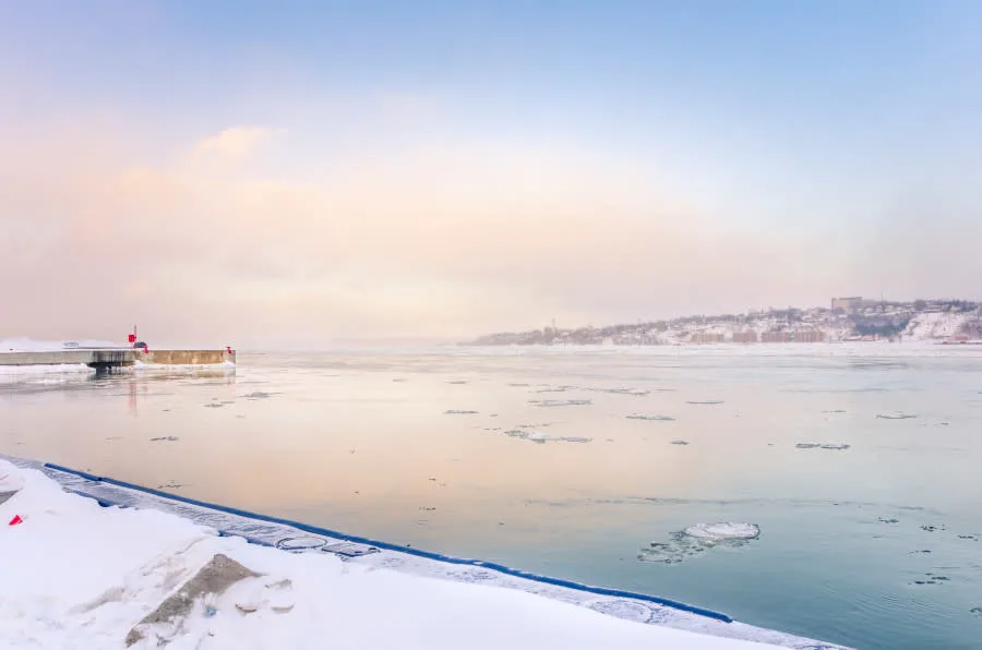 Le fleuve Saint-Laurent sans glaces : une mauvaise nouvelle