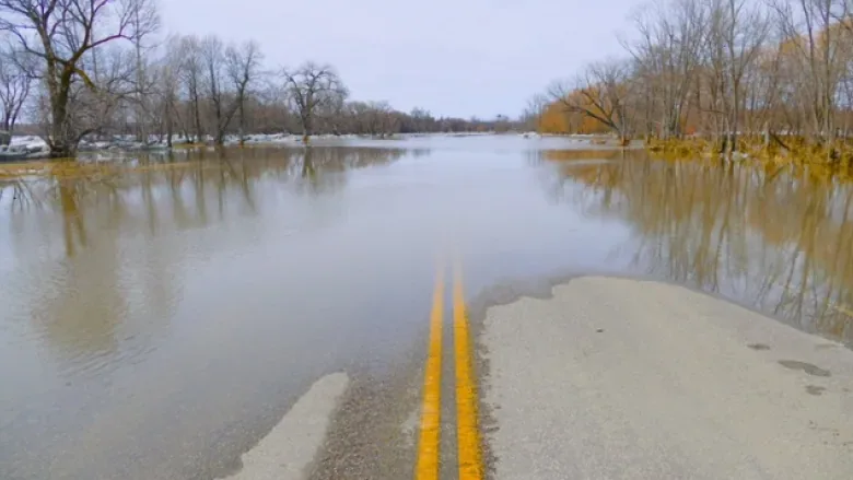 Cold temperatures should prevent major flooding after storm, experts say