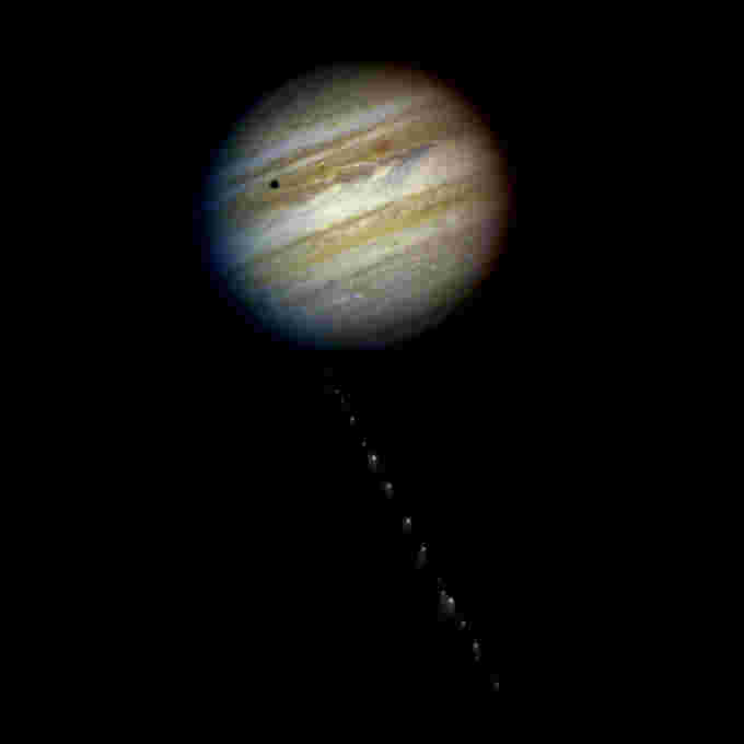 Comet-Shoemaker-Levy-9-Jupiter-1994-743610main pia17007-full full-NASA