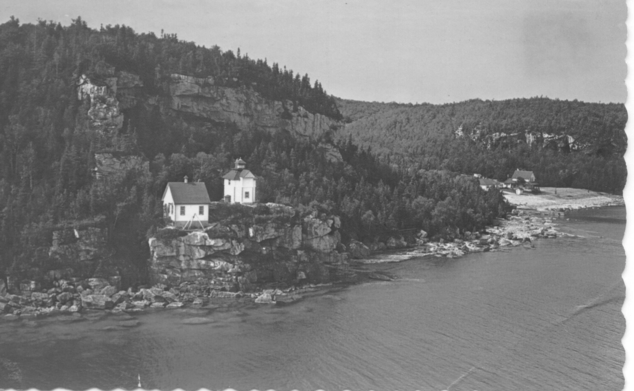(Holly Dunham) Flowerpot Island 9-Old-Lighthouse-Postcard-scaled