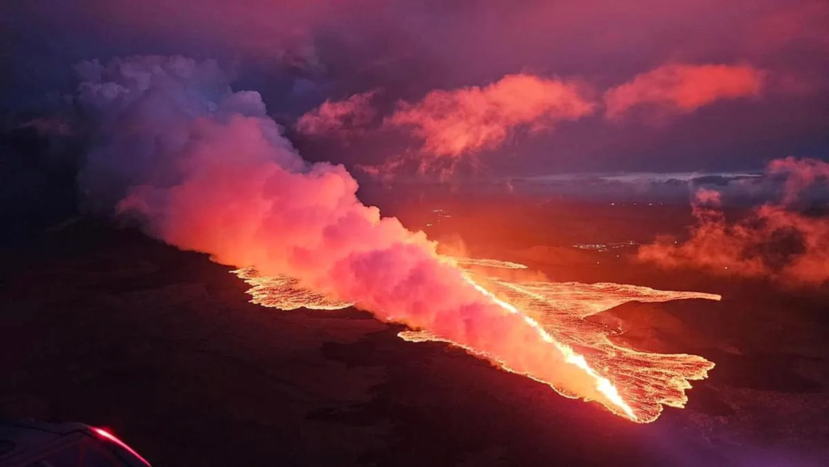 Iceland volcano erupts, spewing lava fountains The Weather Network