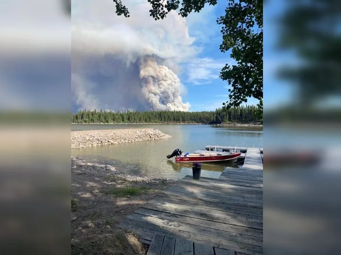wildfire-near-leaf-rapids/Submitted by Dawn Halcrow via CBC