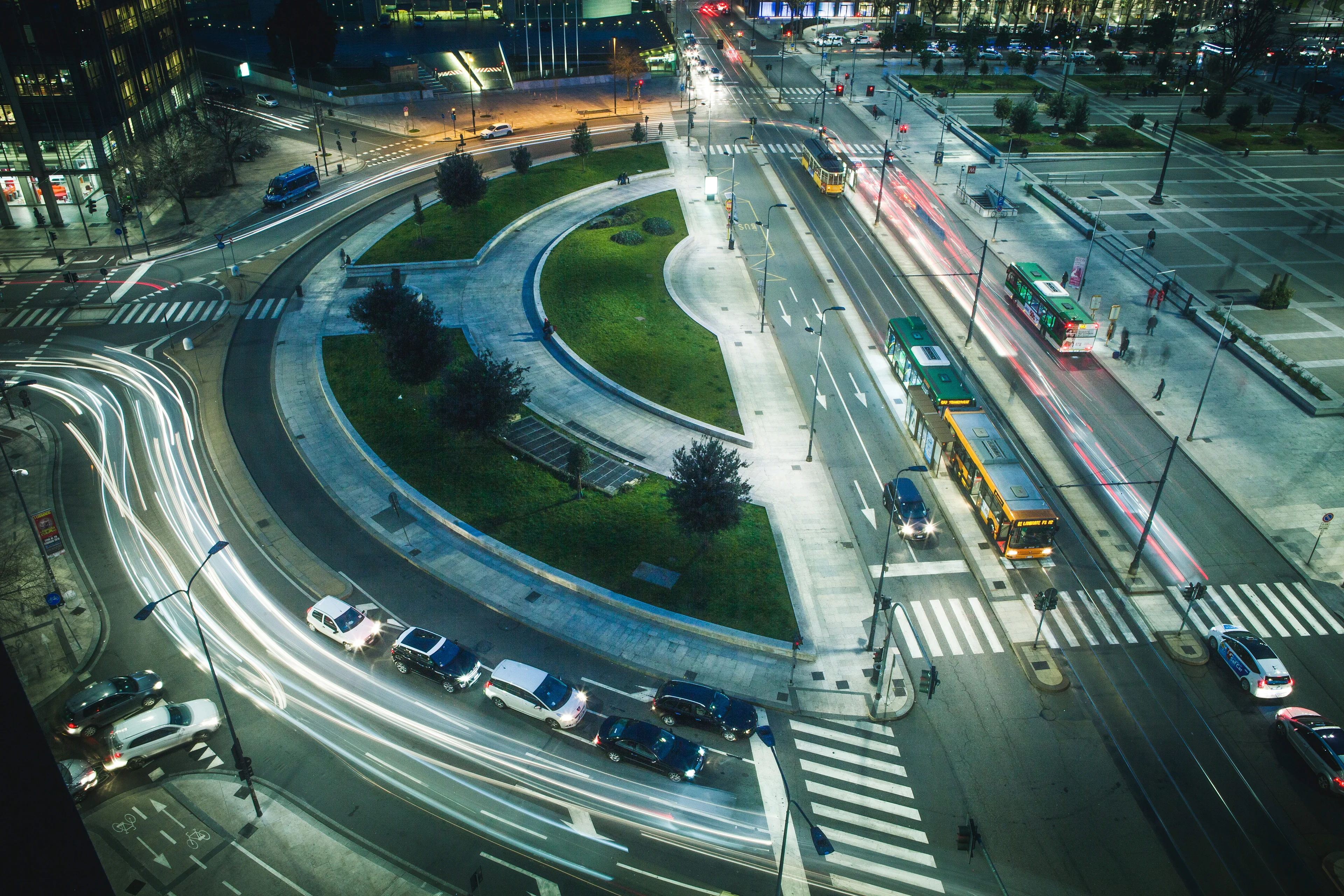 Most cities saw a plunge in emissions during the COVID-19 pandemic. Image: Streets of Milan, Unsplash