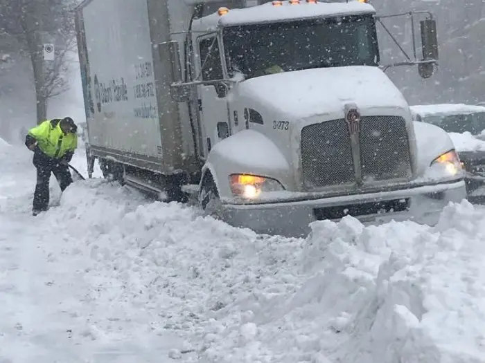 50+ centimètres de neige reçus et 1250 incidents sur les routes