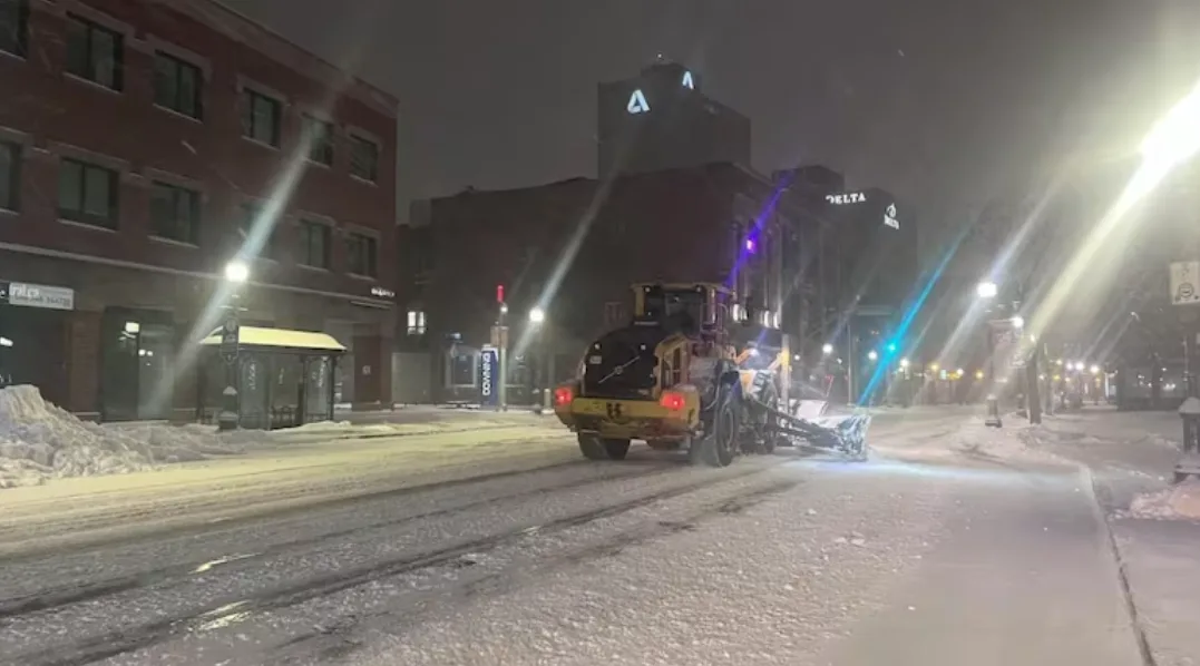 Schools close, some highways in poor shape after overnight snow in N.B.