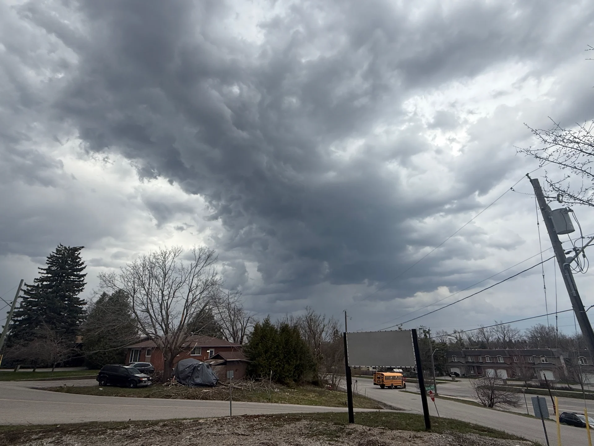 Storm northeast of Orillia, Ont./Nathan Howes/TWN
