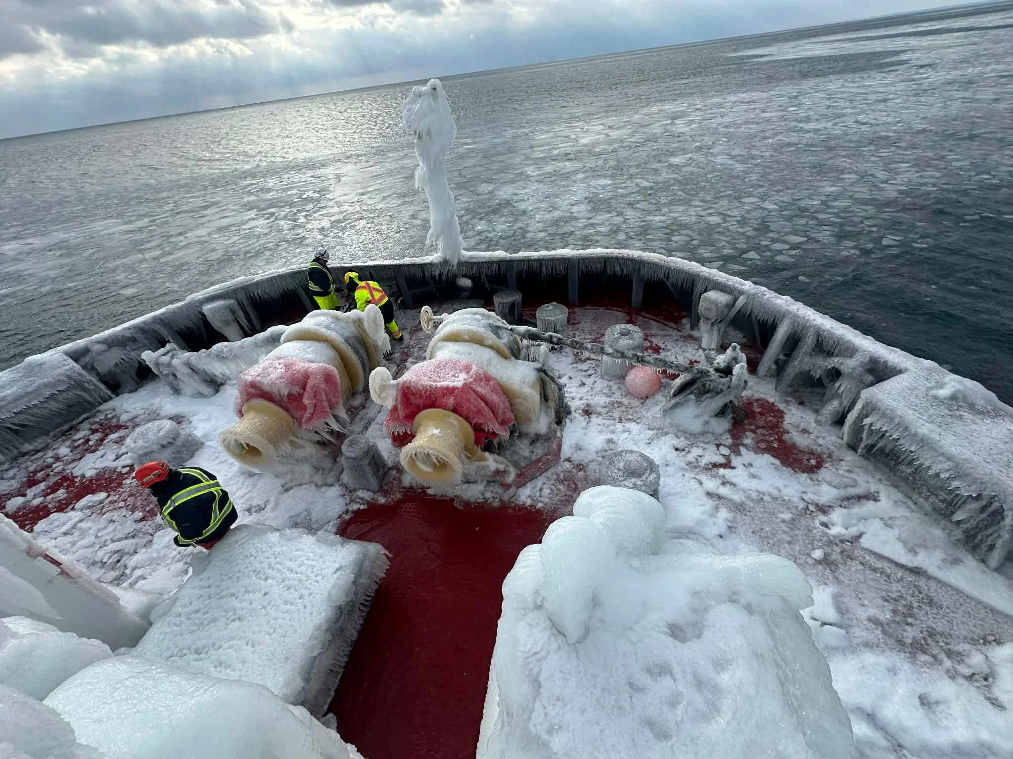 Canada Coast Guard/Twitter - ice formations 3
